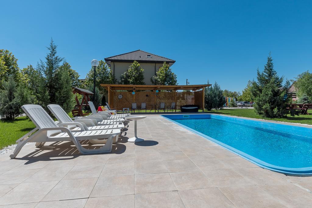 Bucharest Airport Suites & Villas Otopeni Zewnętrze zdjęcie